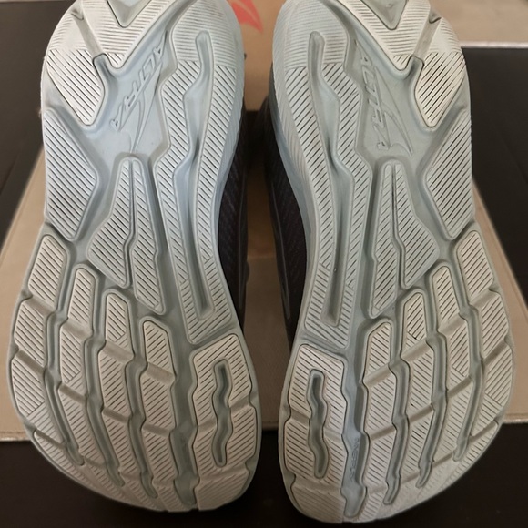 Altra Gray Experience Flow-8.5 - Picture 7 of 13